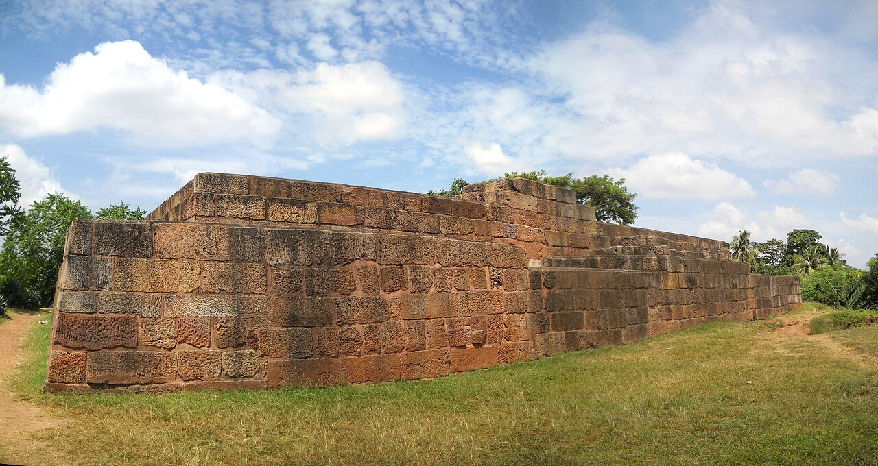 Historical Barabati Fort Cuttack: 14th-Century Fortress of Ganga Kings